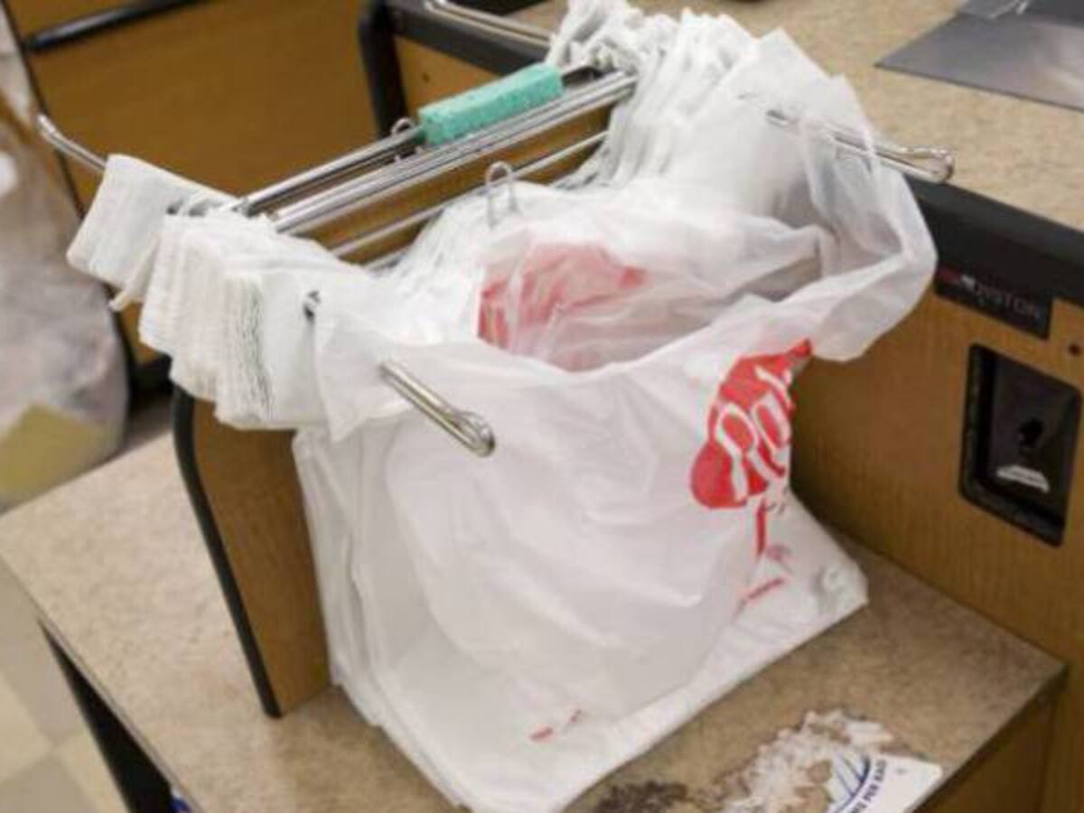 Chile aprueba ley que prohíbe entrega de bolsas plásticas en los comercio