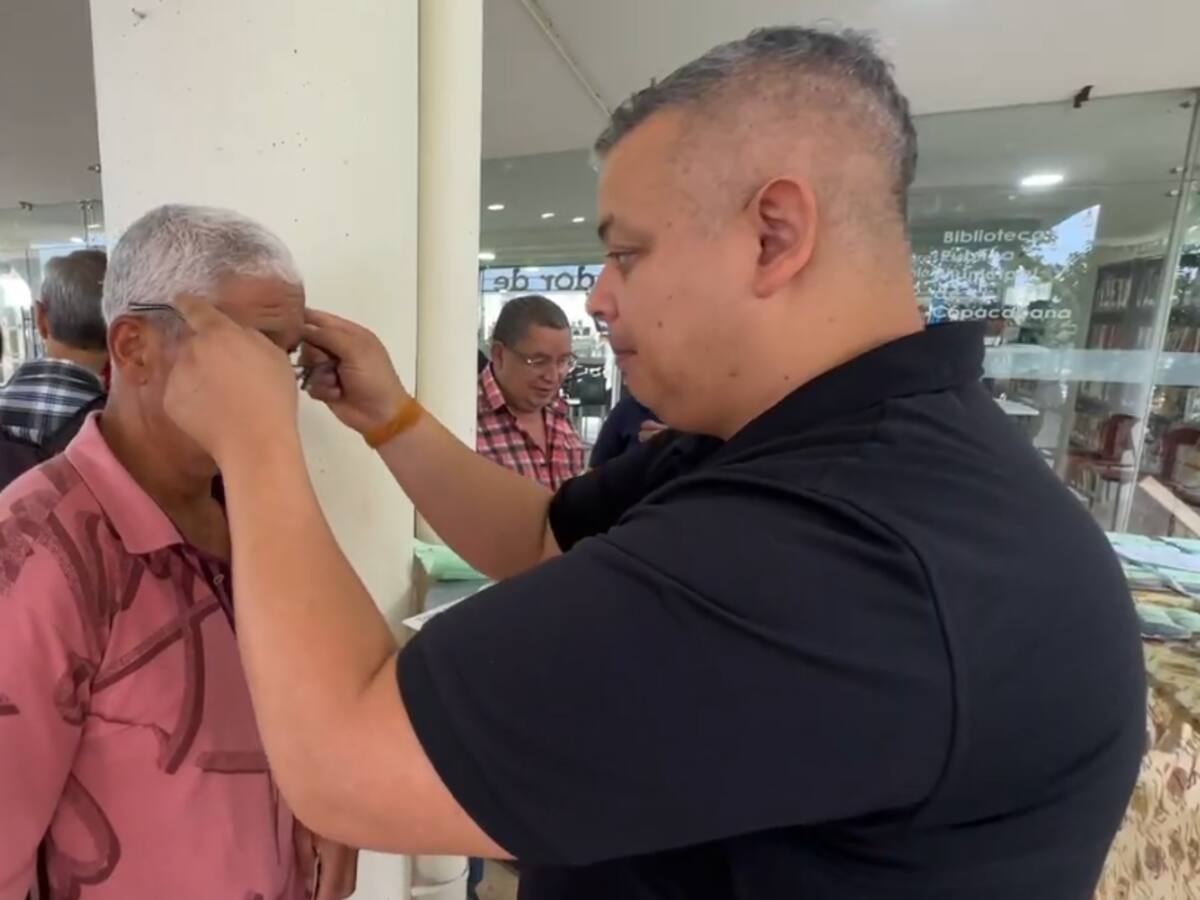 Copacabana entregó gafas y prótesis dentales a 250 habitantes con limitaciones territoriales
