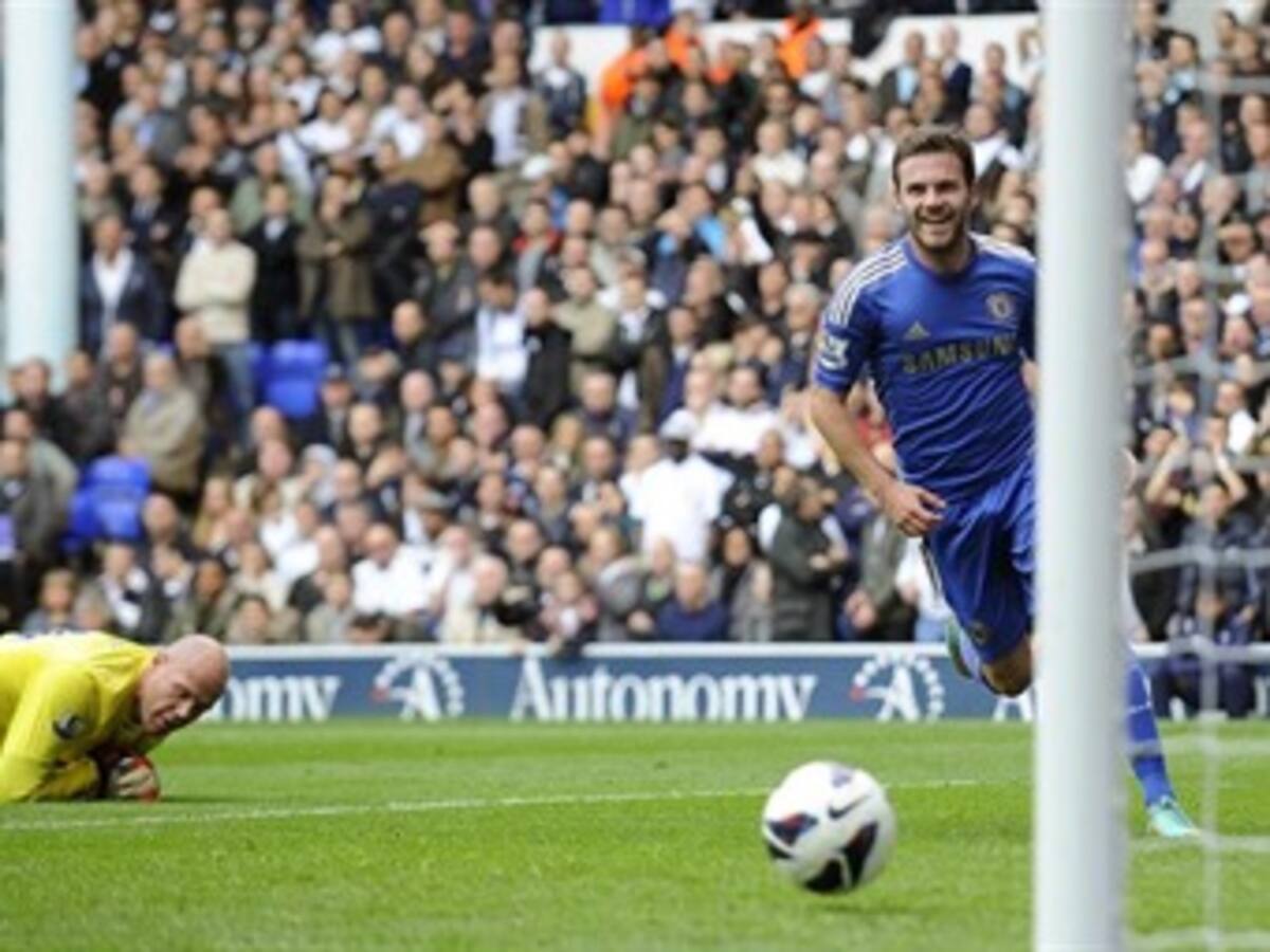 Chelsea y ManUnited golearon, Arsenal se estancó con Norwich