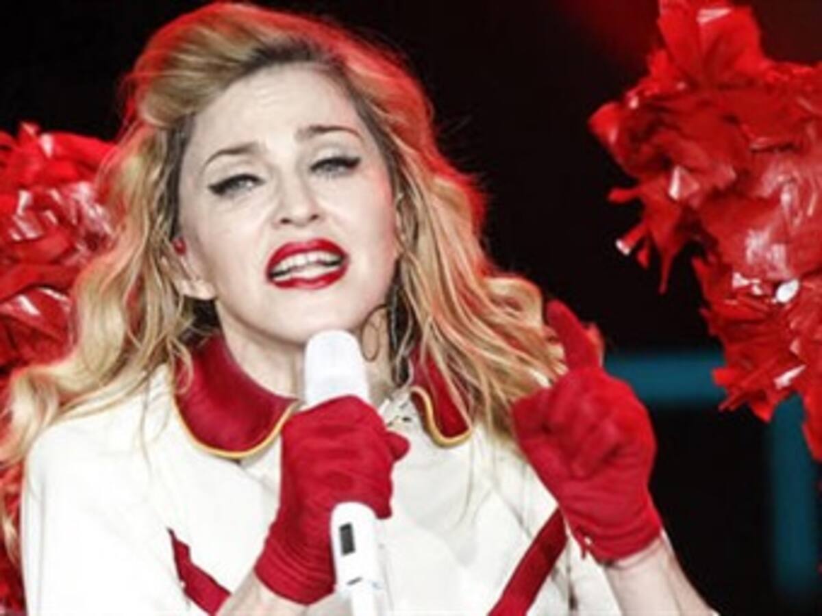 Madonna repartirá pulseras rosa para apoyar a minorías sexuales rusas