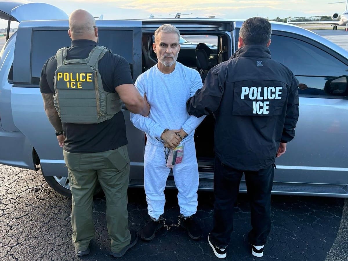 Estados Unidos deporta exministro ecuatoriano investigado por crimen de Fernando Villavicencio