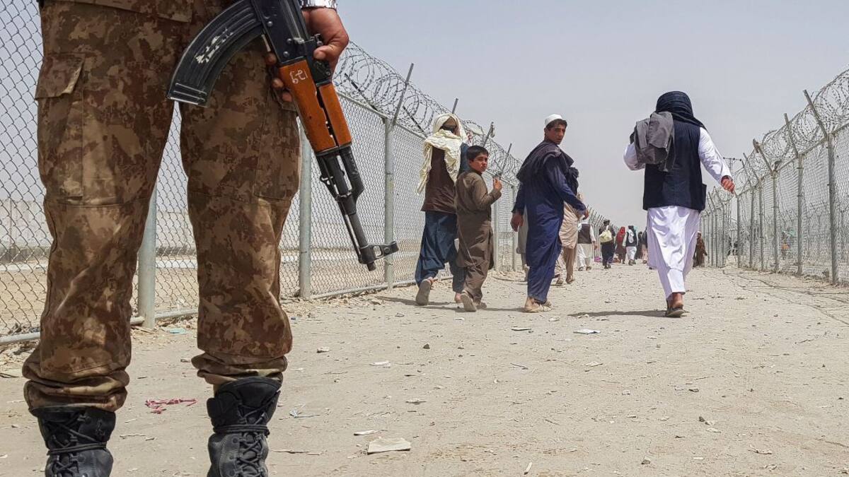 Presidente de Afganistán abandonó el país tras avance talibán en Kabul