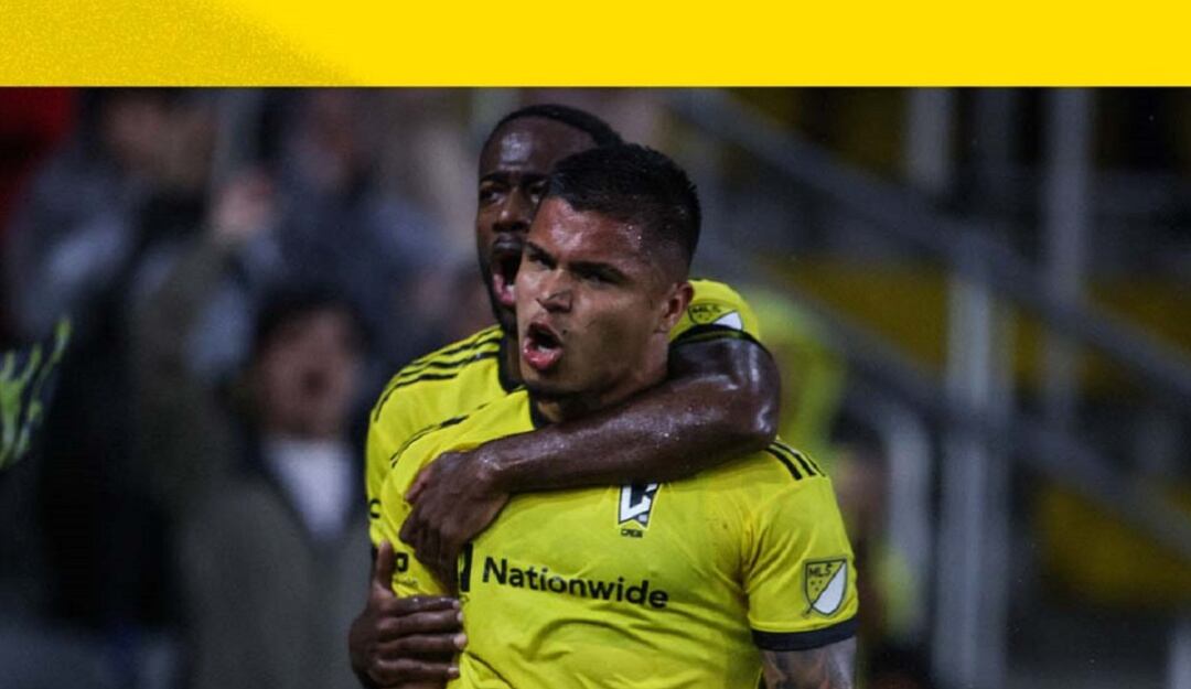 Juan Camilo Hernández celebra su doblete con el Columbus Crew.