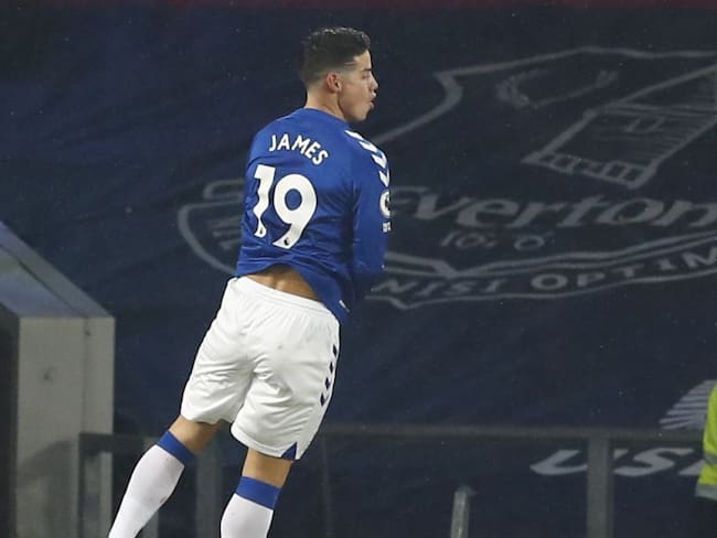 James Rodríguez marcó el primer gol del partido entre Everton FC Vs Leicester City.