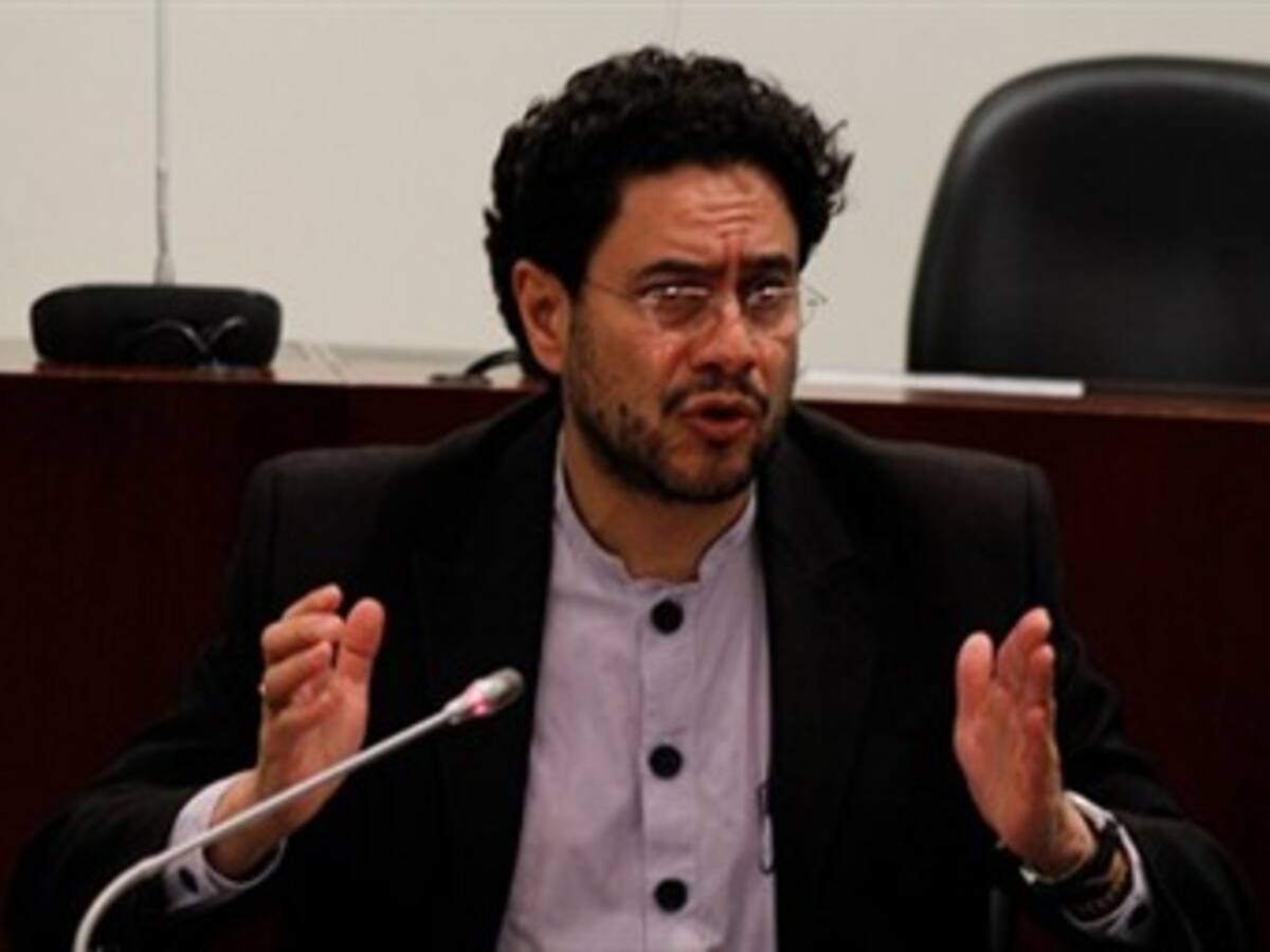 Iván Cepeda dice que por amistad con Uribe, procurador no puede investigarlo