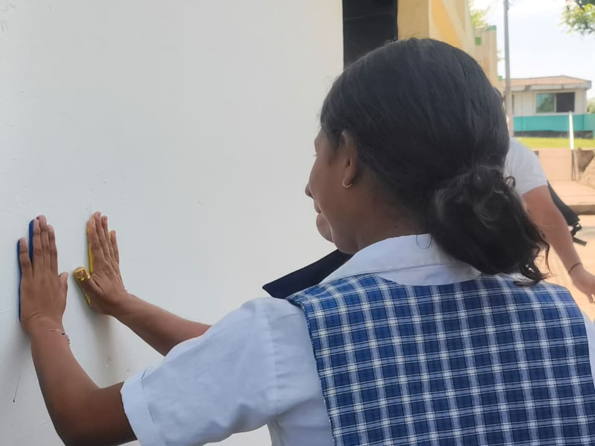 Niños, niñas y adolescentes de El Carmen dijeron no al reclutamiento con actividad simbólica