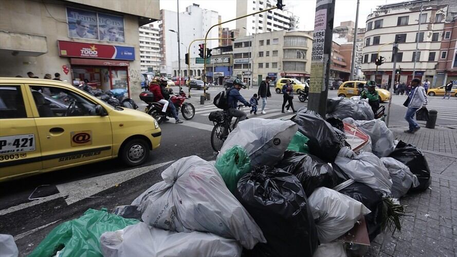 La Personería recibió 190 peticiones de los capitalinos en los últimos días por deficiencias en recolección de basuras. Foto: Colprensa