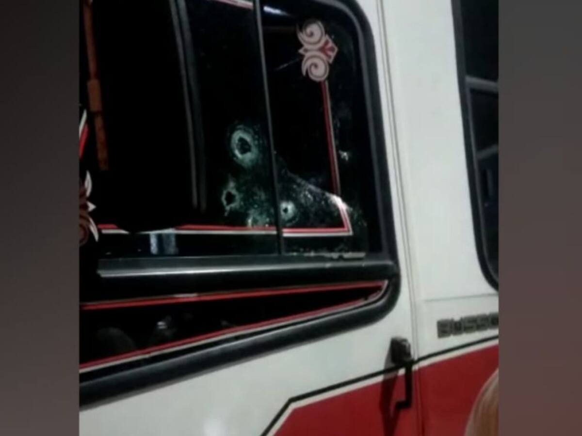 Atentan contra un conductor de bus en Soledad