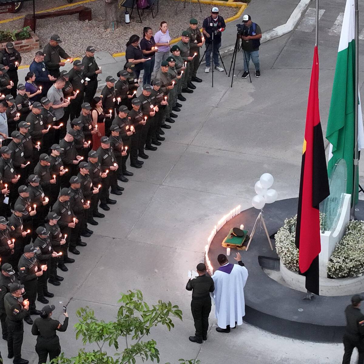 Velatón en honor a policía asesinado en El Carmen, Norte de Santander