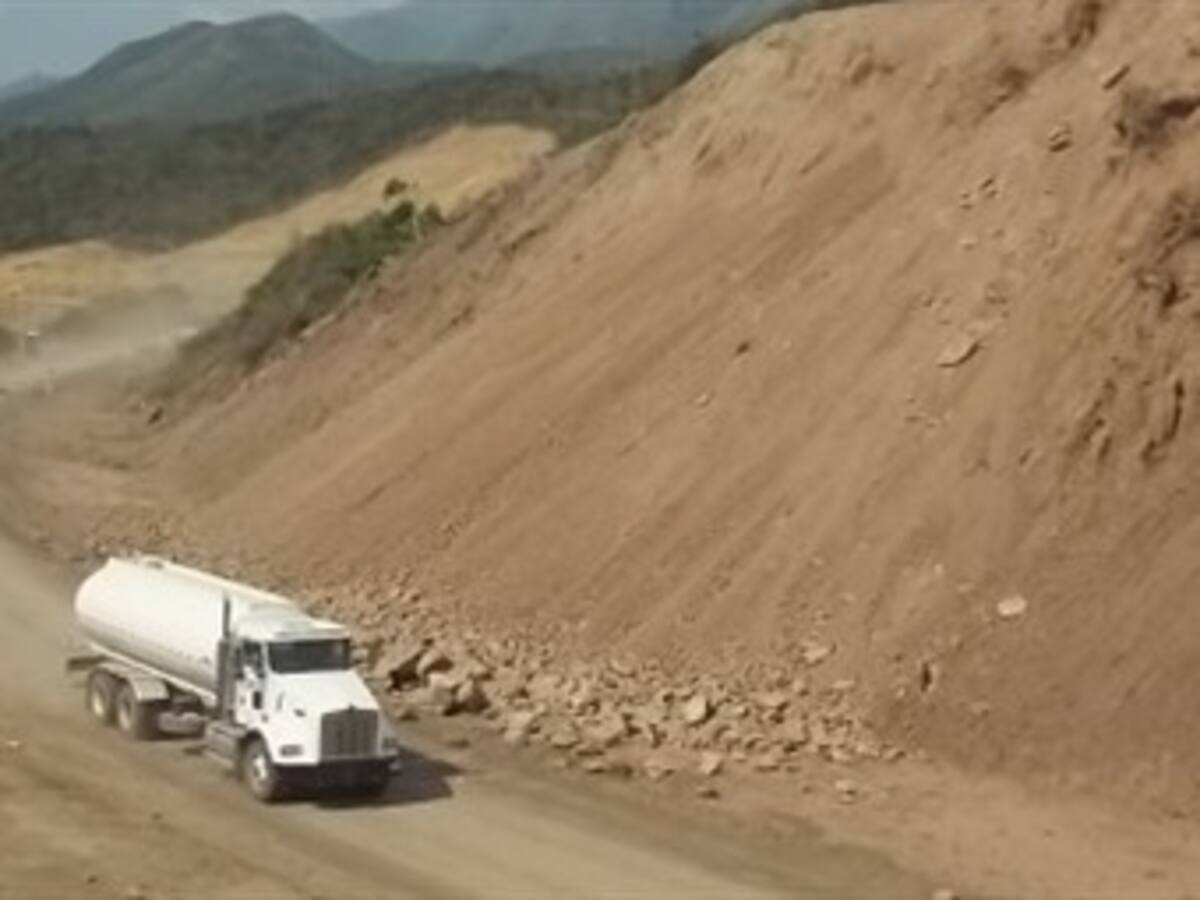 La única alternativa para la Ruta del Sol es realizar un nuevo trazado del primer tramo: Minambiente