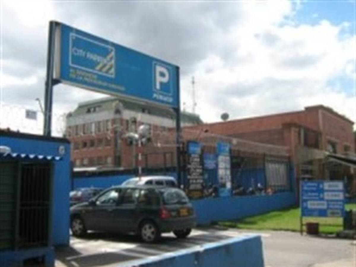 Desde el primero de julio el cobro en parqueaderos sería por minutos