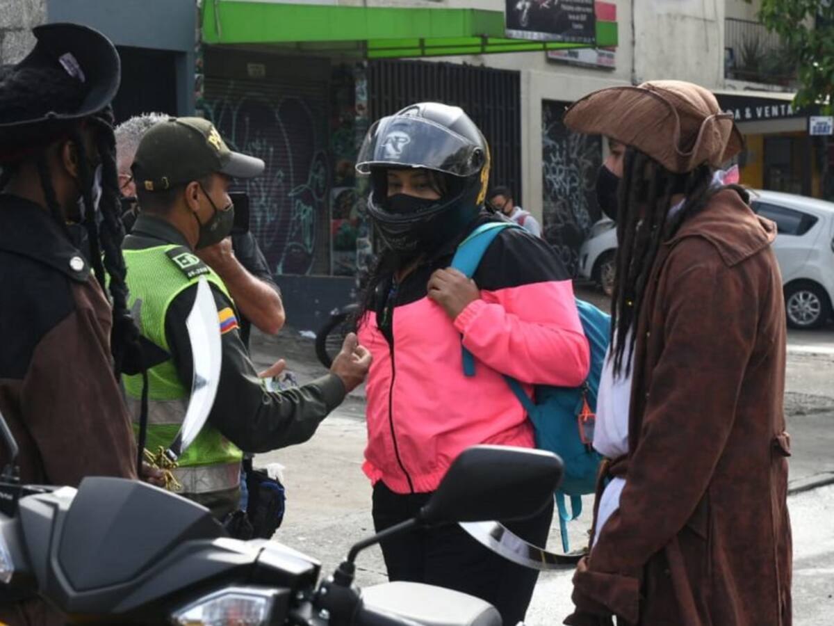 Policía hace campaña para prevenir el hurto de motos en Medellín