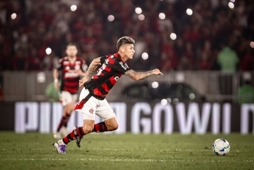 Jorge Carrascal jugador de Flamengo  / carascall