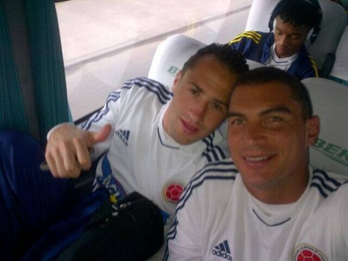 Los cerrojos del combinado nacional David Ospina y Faryd Mondragón, @FarydMondragon “Con mi hermano “Mono” rumbo al entrenamiento #vamosselección”