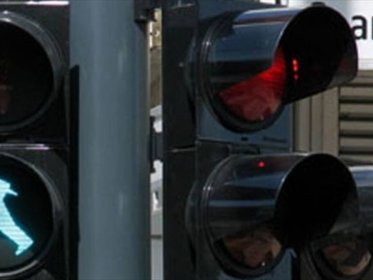 Denuncian la prórroga de un contrato estancado sobre semáforos inteligentes