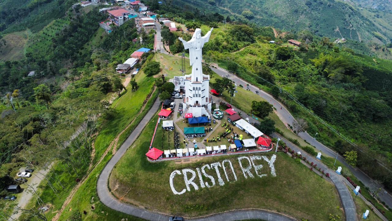 Cristo Rey en Belalcázar en Caldas, un atractivo turístico religioso.