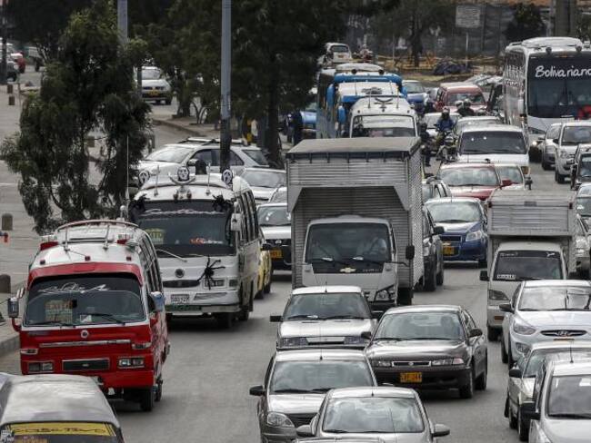 Se necesitan cobros a conductores para mejorar transporte: Distrito
