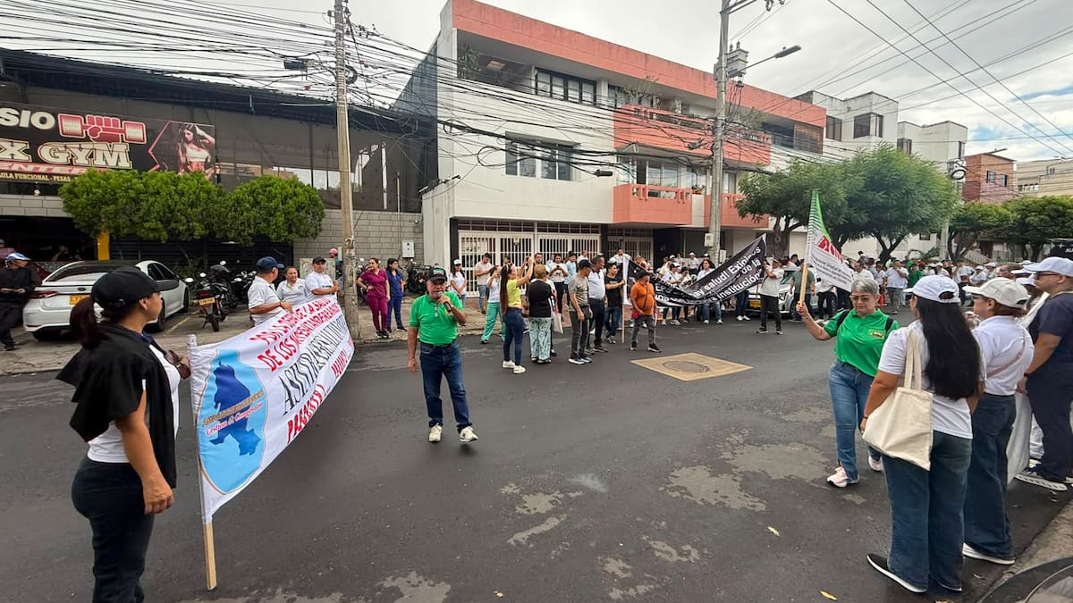 Con plantón, sindicatos exigen a Nueva EPS responder por millonaria deuda con el hospital de Cúcuta