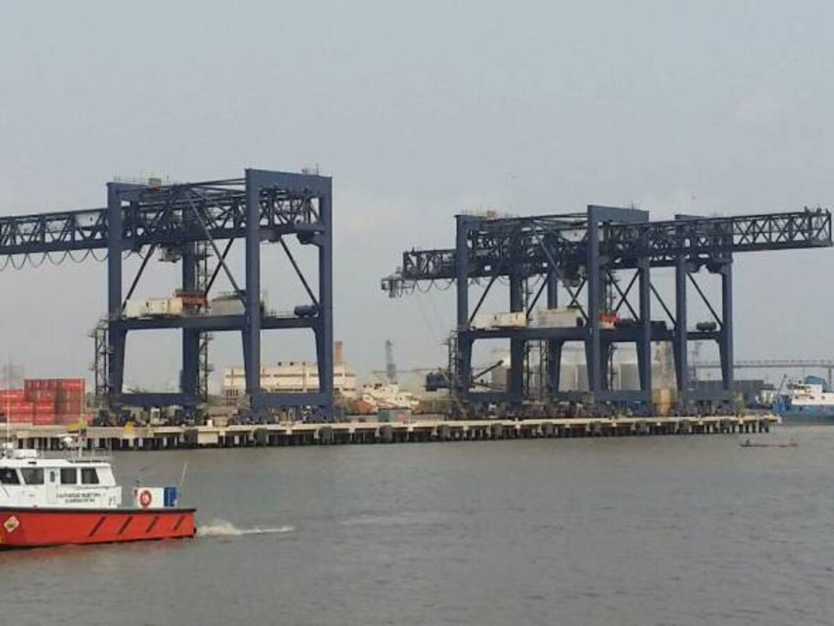 Comienzan a desviar buques en canal de acceso al puerto de Barranquilla
