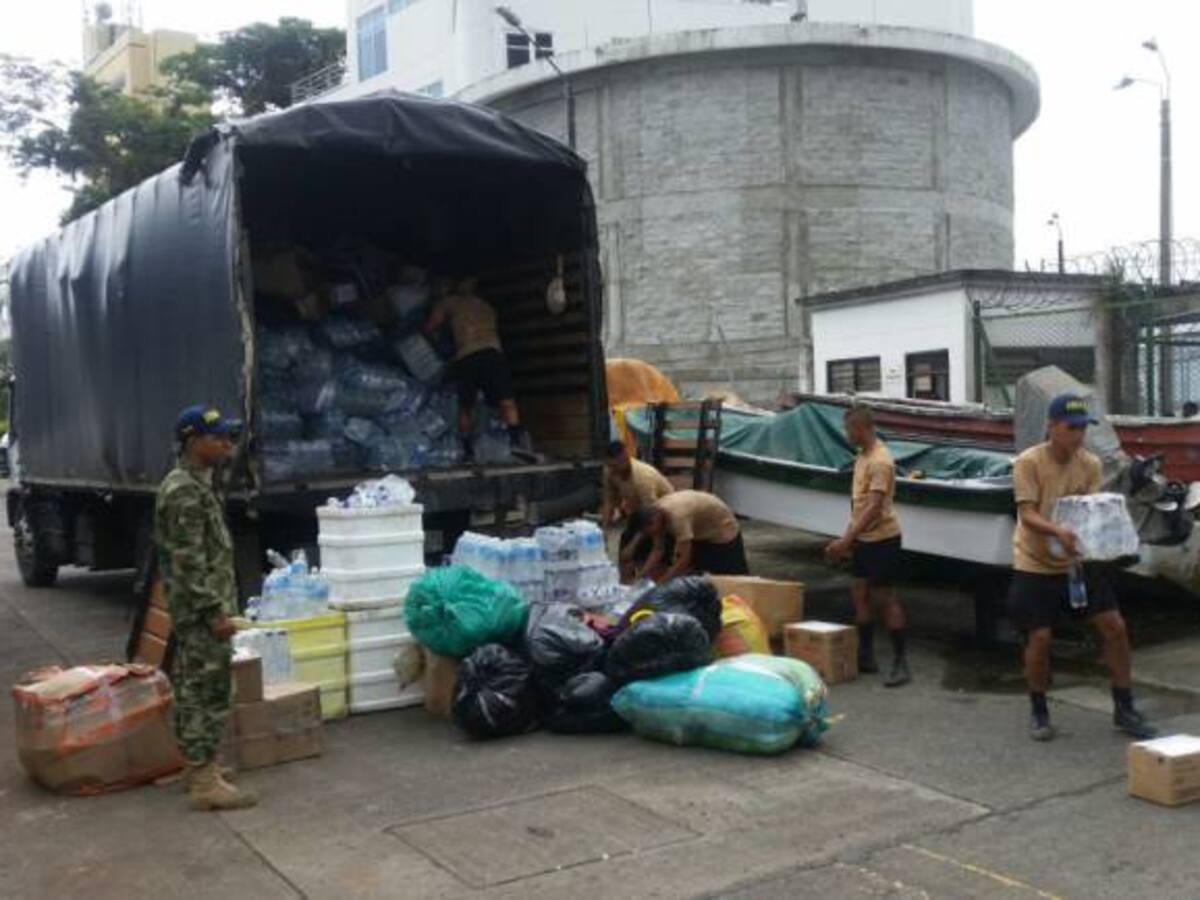 Armada Nacional entrega nueva ayuda humanitaria al Ecuador