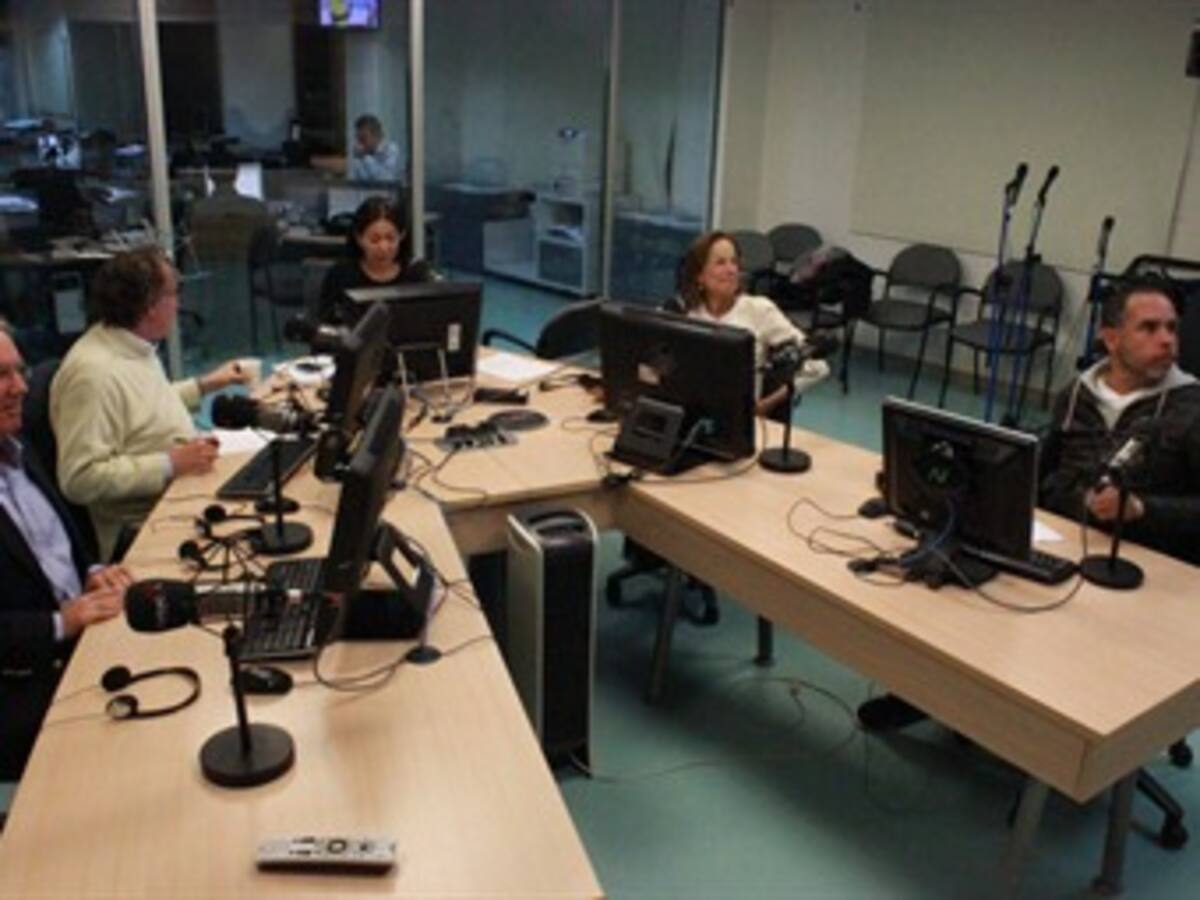 HORA 20. La Corte Constitucional no puede decidir dónde se deben ubicar las bases militares: Armando Benedetti