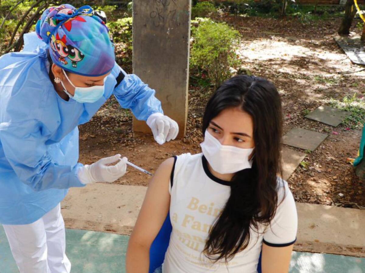 Bucaramanga comenzará a vacunar a los mayores de 18 años