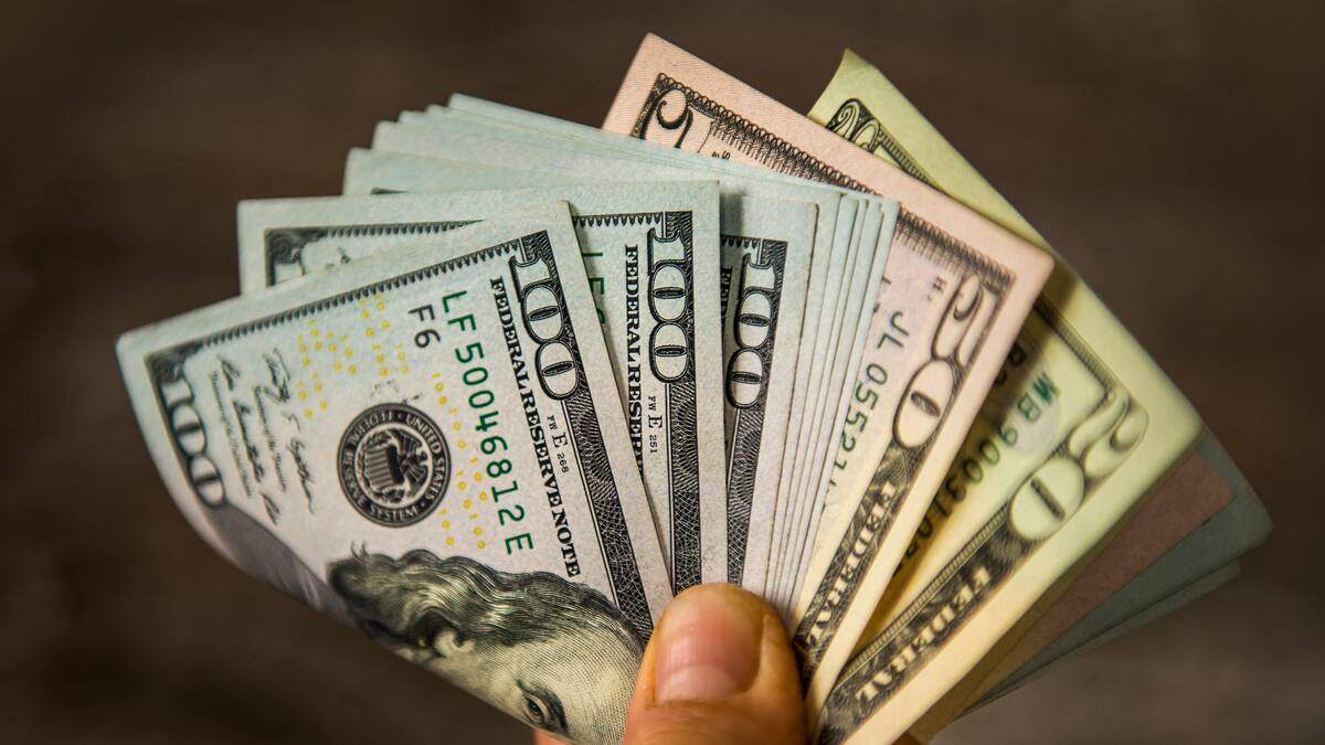 ¿Por qué está bajando el dólar en Colombia? Esto dicen analistas