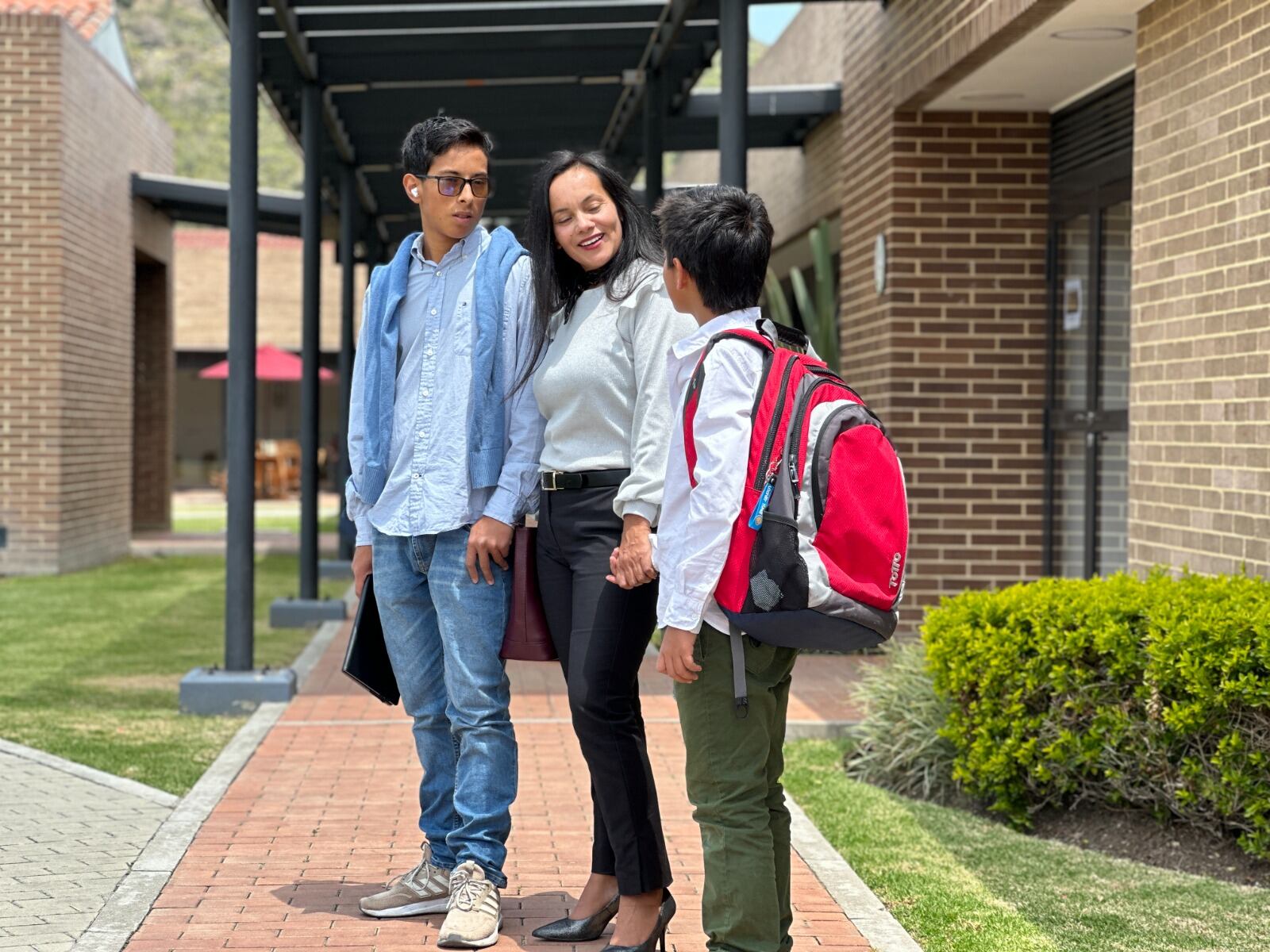 Niños van a la escuela. Imagen de referencia. Cortesía.