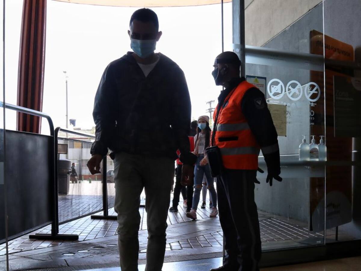 COVID-19 en Colombia: 9.790 casos nuevos y 254 fallecidos