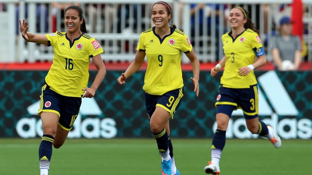 Debate "¿En el fútbol deben ganar igual las mujeres que los hombres?