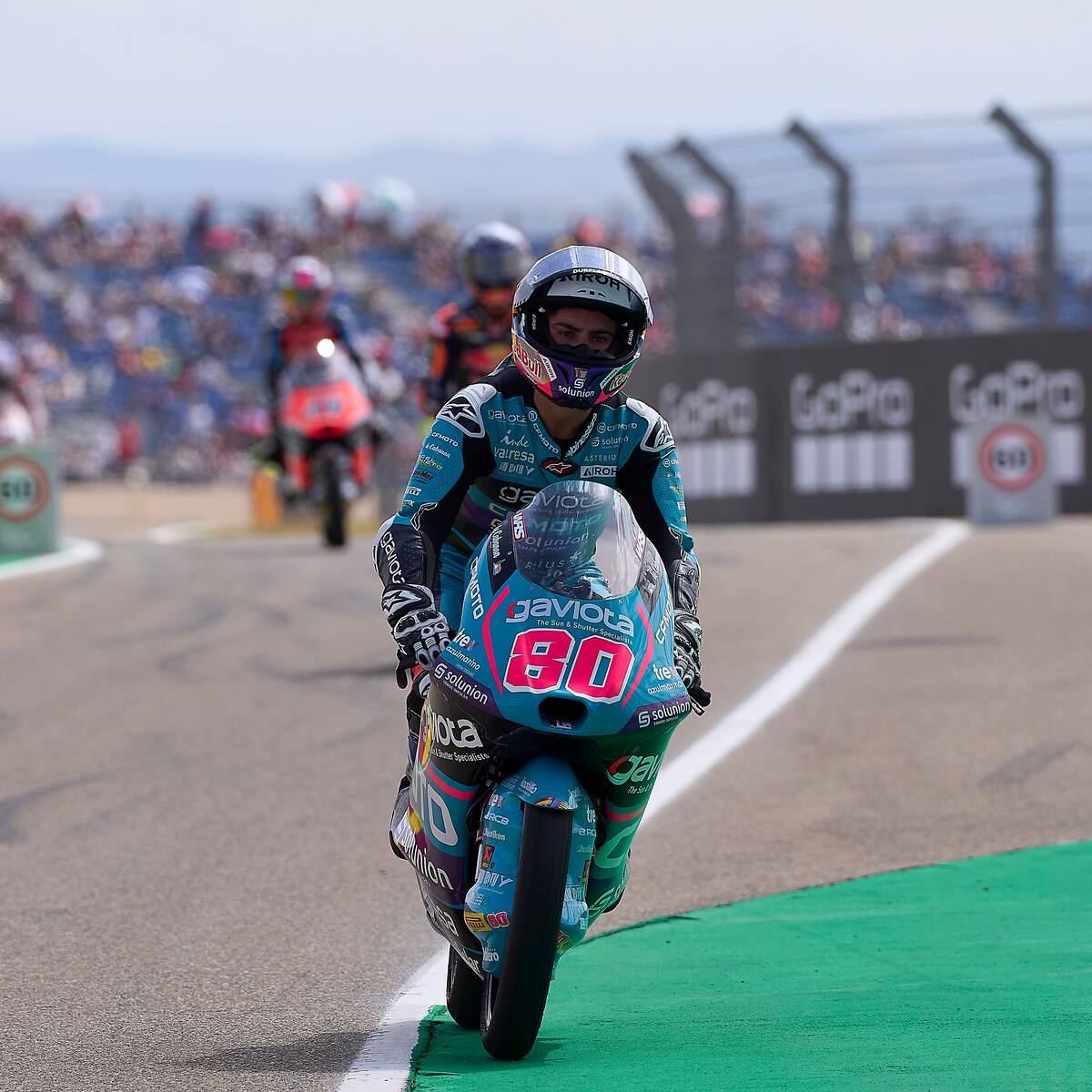 David Alonso termina cuarto en Aragón, pero toma más ventaja como líder del Moto3