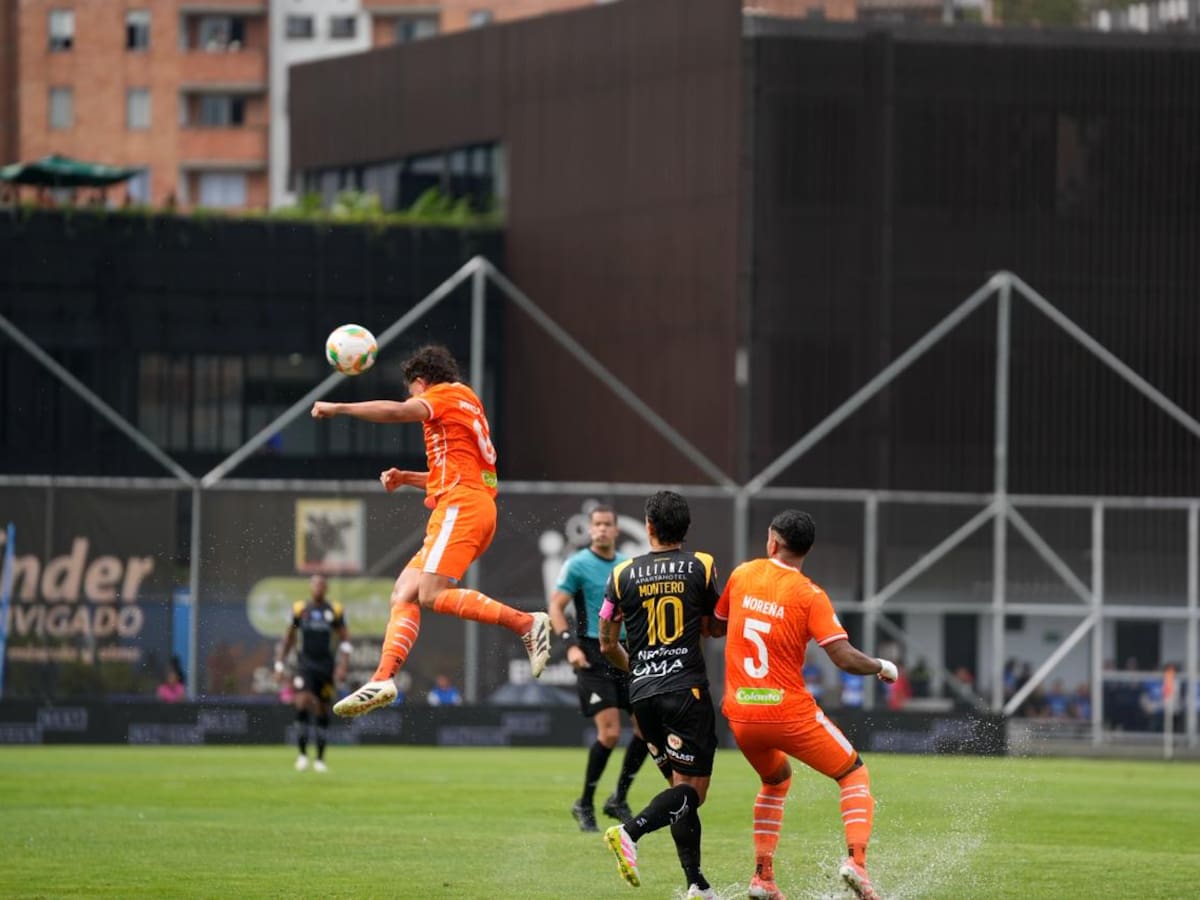 El sueño del ascenso tendrá que esperar tras un amargo empate en el Polideportivo Sur