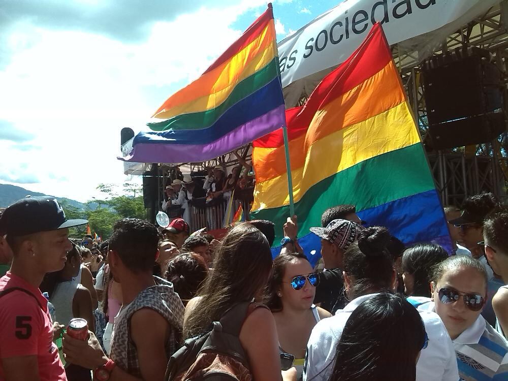 Marcha LGBTIQ+ en Medellín. Foto: Caracol Radio.