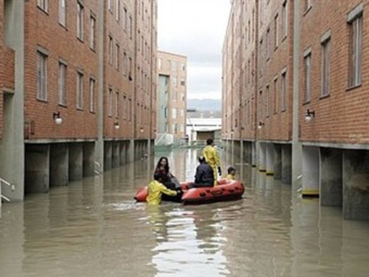Bogotá pasó de mil a 45 mil afectados en tres días por emergencia invernal: Clara López