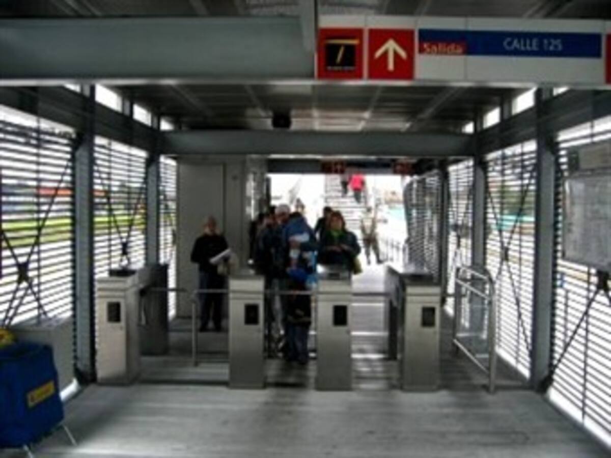 Empresa de recaudo asumiría costos para que haya tarjeta única de pago en Transmilenio