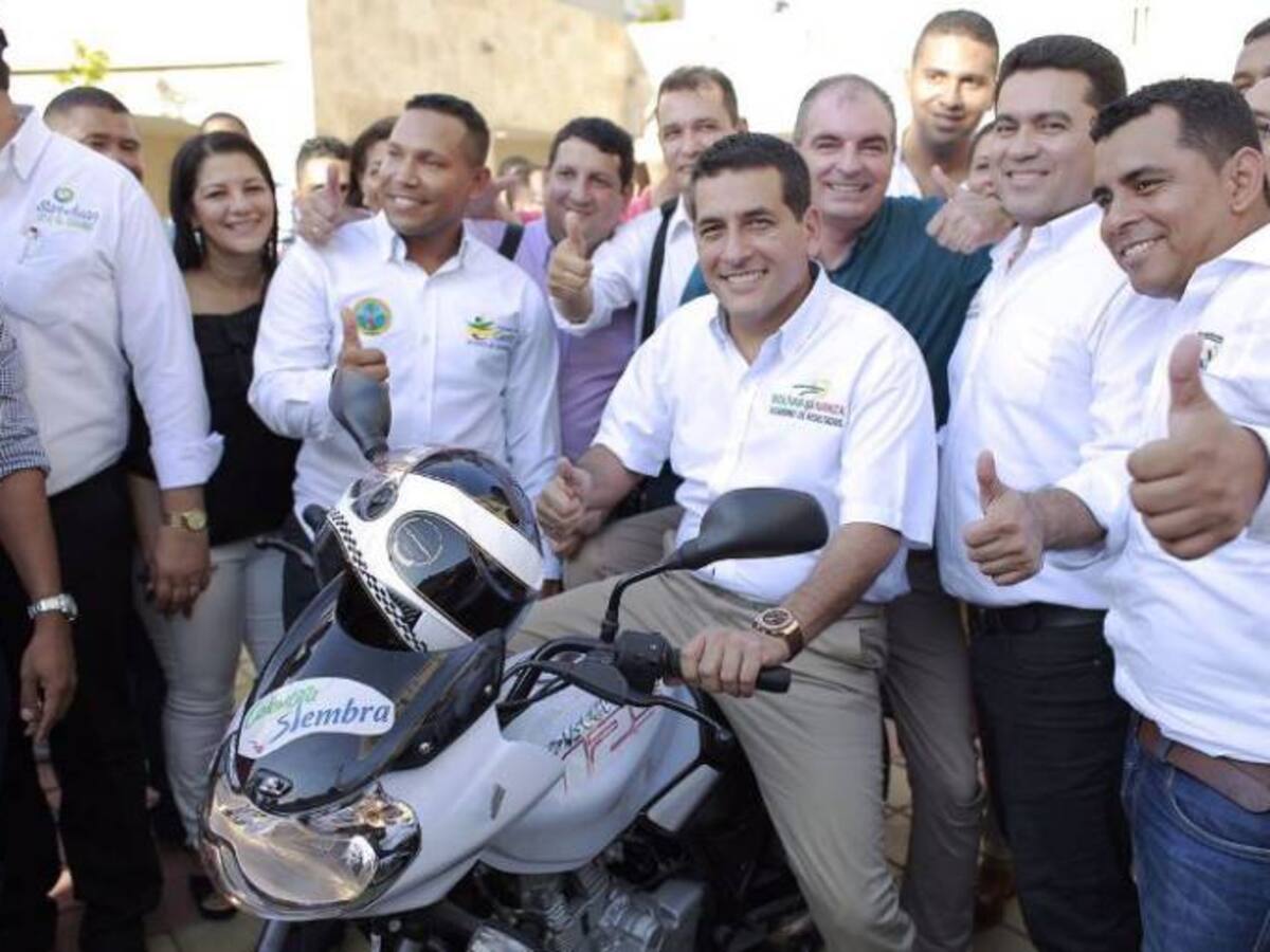 Ministerio de Agricultura entrega 47 motocicletas para Umatas municipales