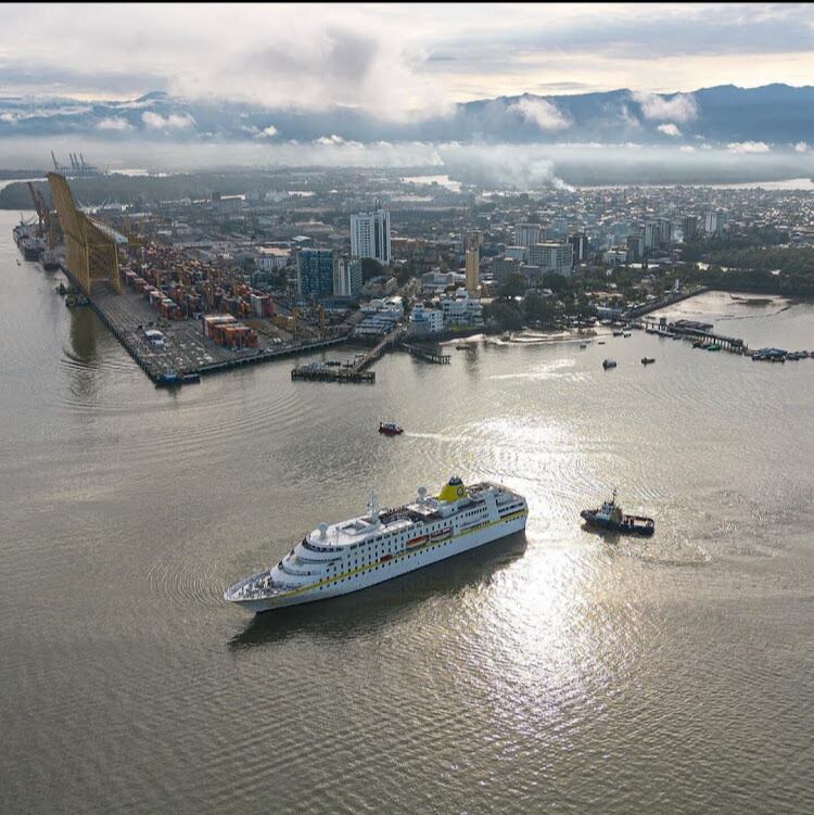 MS Hamburg, de la compañía de barcos alemana Plantours Cruises. Foto: El Murcy.