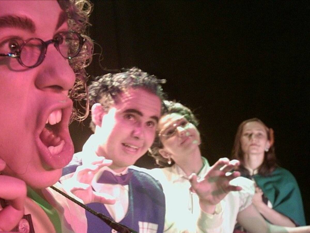 Viva de un espectáculo teatral en casa con DECA Teatro