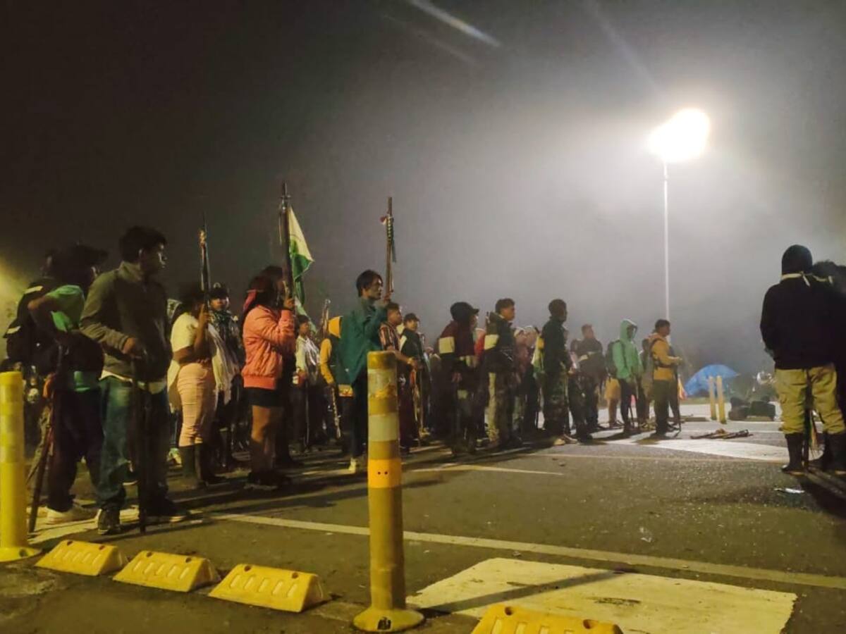 Viajeros denuncian que miembros de minga indígena en Caldas, les cobran ‘peaje’ en medio de bloqueo