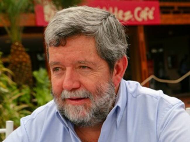 Luis Genaro Muñoz apuesta su barba, que tiene desde los 18 años, a que la producción de café para este año cerrará en los 10 millones sacos. Foto: Oficial