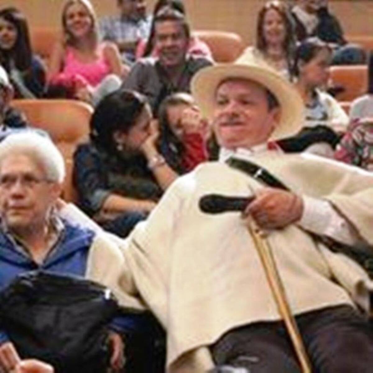 Darío Arizmendi y su equipo desde la ciudad más innovadora del mundo, mostrando lo mejor de Antioquia y sus gentes. Foto: Caracol Radio.