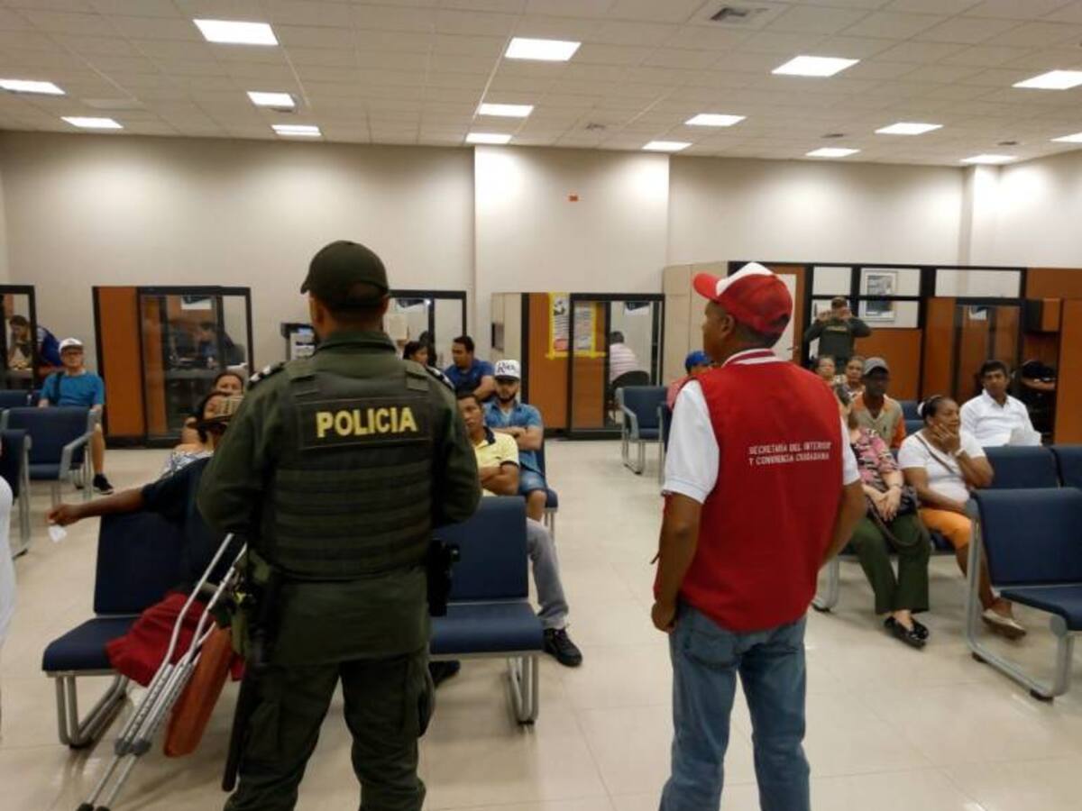 Aumentan controles en las zonas bancarias de Cartagena