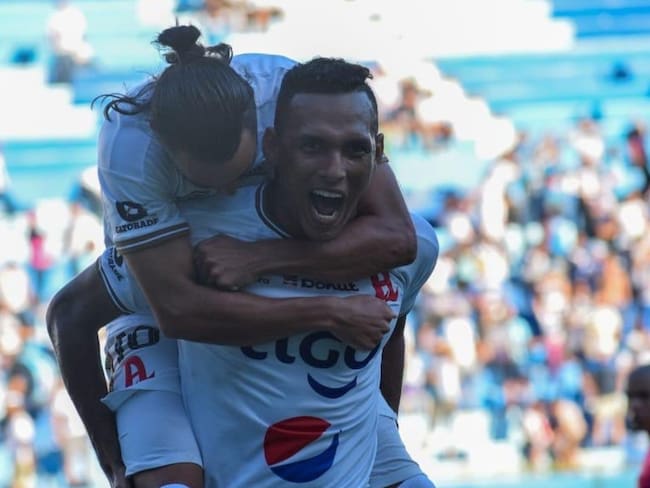 ¡Doblete! El colombiano Raúl Peñaranda se reportó con goles en El Salvador