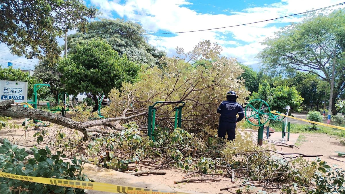 Fuertes lluvias en Neiva generaron inundaciones en avenidas y viviendas
