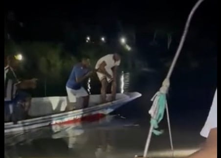 Momentos en que buscan al conductor de la ambulancia. // Captura de pantalla