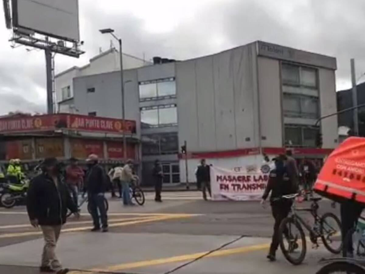 Transmilenio dice que manifestantes no tienen relación con la compañía