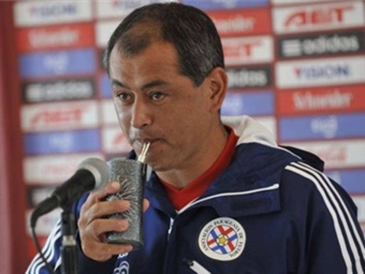 Técnico de Paraguay descarta renuncia a la selección