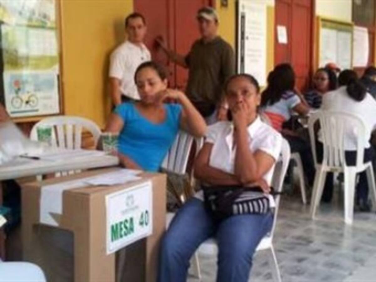 CNE debería permitir foto de Uribe en logo: Martha Lucía Ramírez