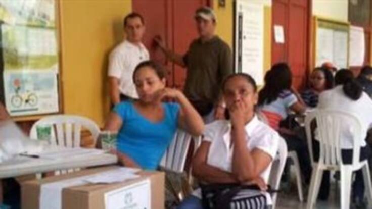 CNE debería permitir foto de Uribe en logo: Martha Lucía Ramírez