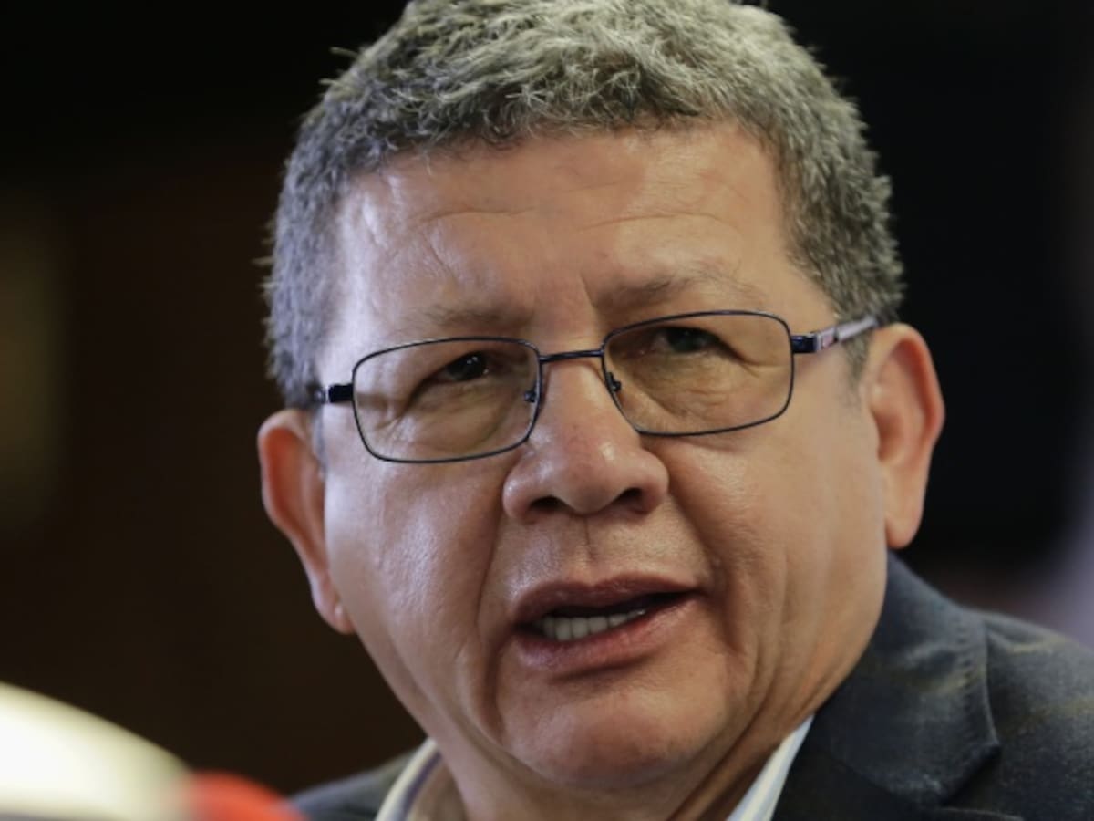 Pablo Catatumbo fue hospitalizado de urgencia en Bogotá